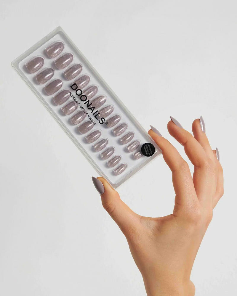 Grey Cat Eye Medium Round Soft Gel Press Ons - Doonails