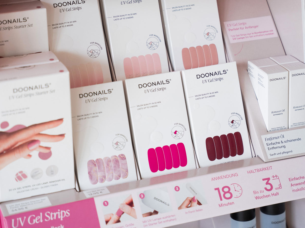 Doonails UV Gel Strips in einem Bodenaufsteller