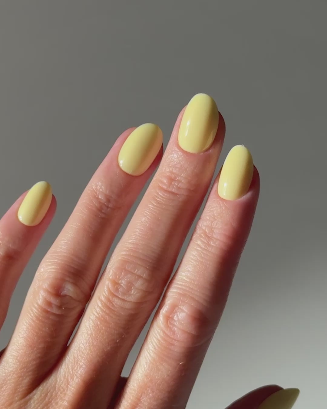 Lemon Sorbet Short Round Soft Gel Press Ons