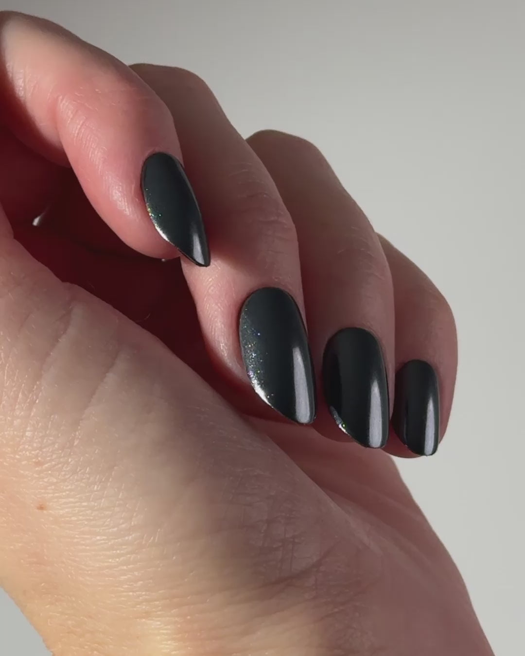 Black Pearl Medium Round Soft Gel Press Ons